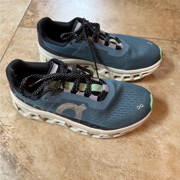 On Cloudmonster - size 7.5 - Picture 2 of 5